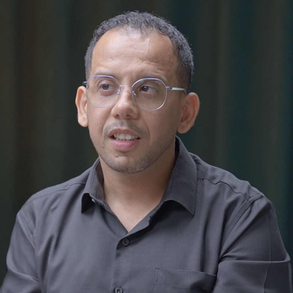 علي بن عامر